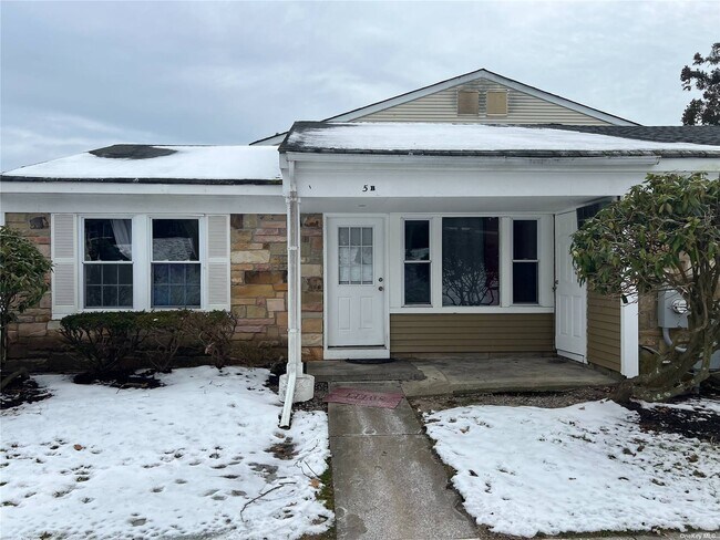 Building Photo - 5 B Ticonderoga Ct