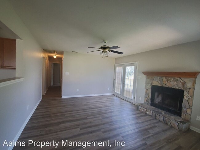 Building Photo - 3 br, 2 bath House - 5822 Corner Oaks Dr.
