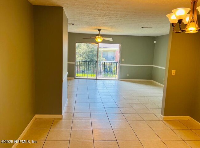 Building Photo - 4915 Baymeadows Rd