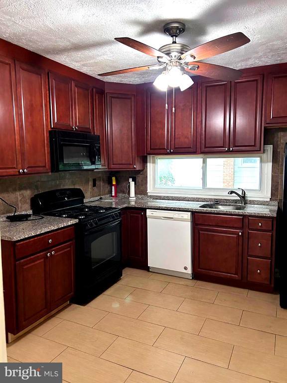 Foto del edificio - 6401 Clearspring Rd
