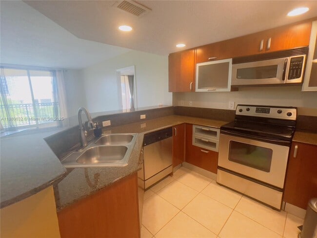 Building Photo - 201 Golden Isles Dr