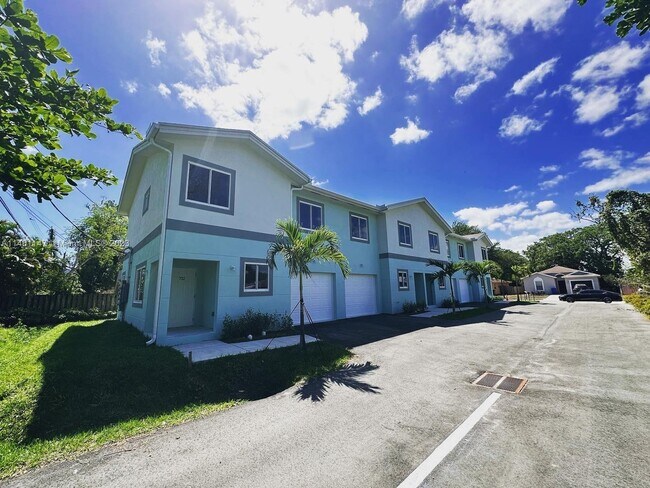 Foto del edificio - 732 NW 2nd Ave