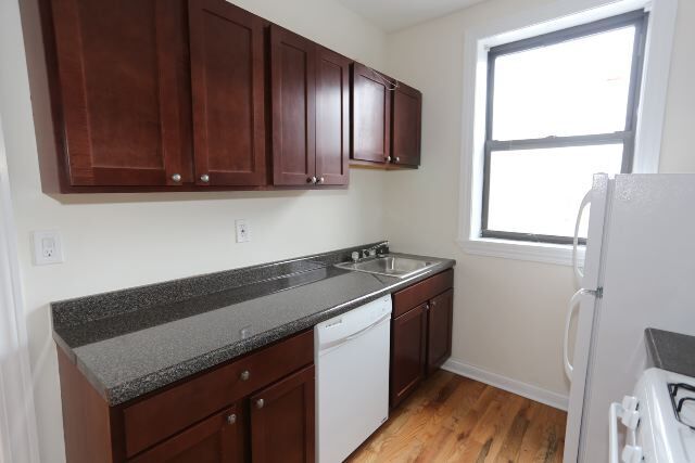 Foto del edificio - 836 W Waveland