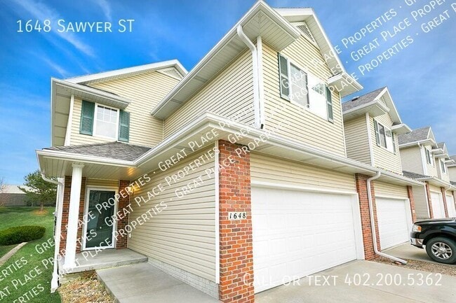 Building Photo - 1648 Sawyer St