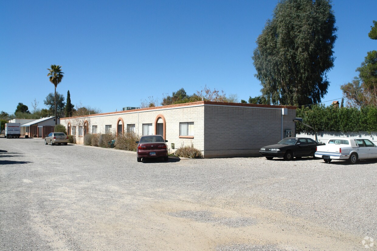 Foto del edificio - Grand Treat Apartments