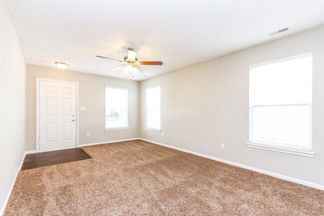 Foto del edificio - 3633 Laurel Cherry Ln