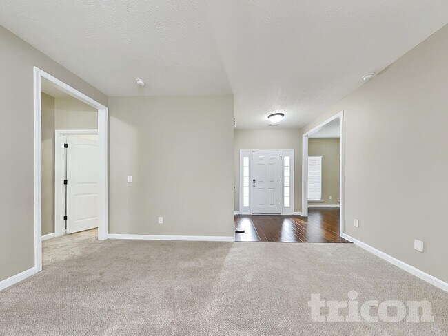 Foto del edificio - 513 Fox Haven Dr