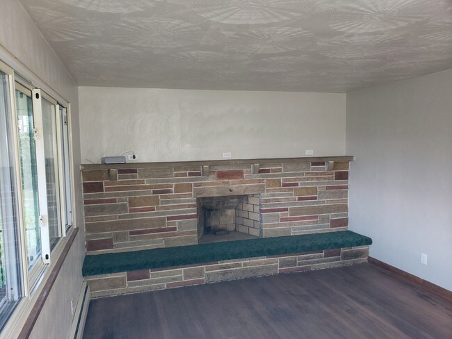 Building Photo - 262 N Duffy Rd