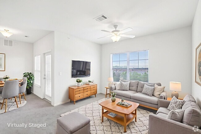 Living Area - Tuckaway Apartment Homes
