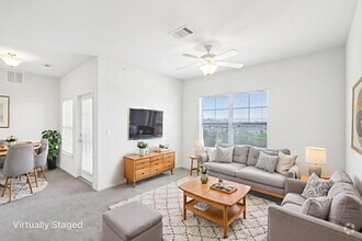Living Area - Tuckaway Apartment Homes