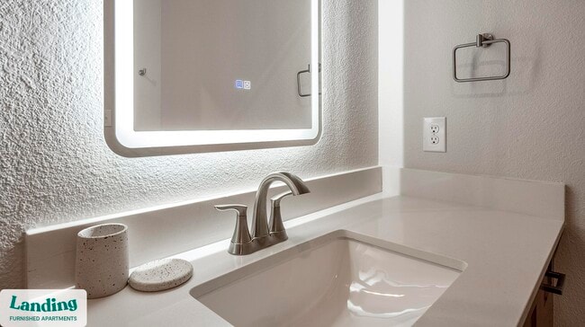 Foto del edificio - 3501 N Austin St