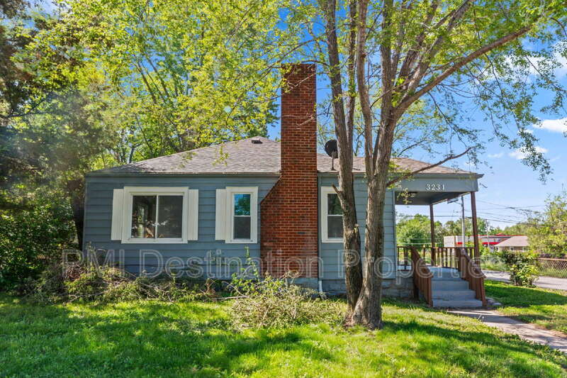 Foto principal - 3231 Delavan Ave