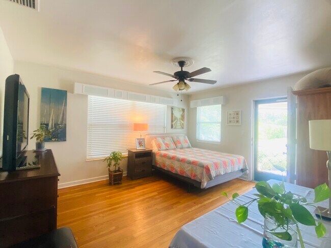 Habitación espaciosa completamente amueblada. - 1401 61st Ave N