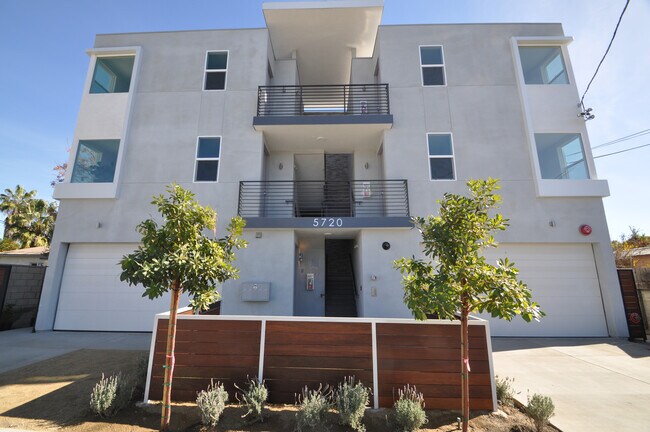 Foto del edificio - 5720 Klump Ave