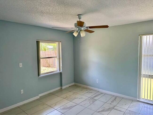 Building Photo - 746 Bianca Dr NE