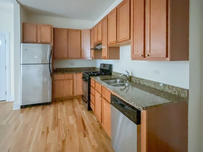 Foto del edificio - 3828 N Sheffield Ave