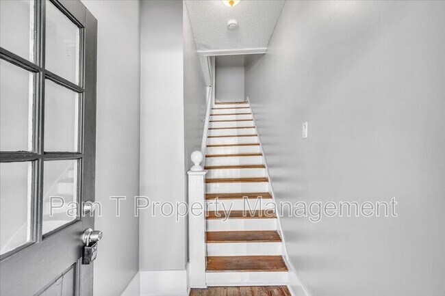 Foto del edificio - 527 E 38th St