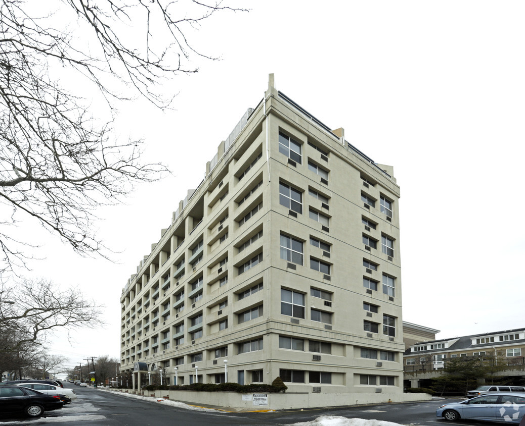 Primary Photo - Crows Nest Condominium