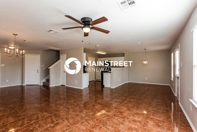 Foto del edificio - 4 Bedroom Pet-Friendly Home in San Antonio, TX with Main Street Renewal