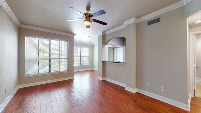 Interior Photo - THIRTY377