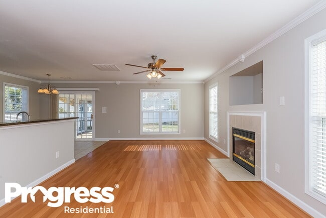 Building Photo - 1440 Standish Dr