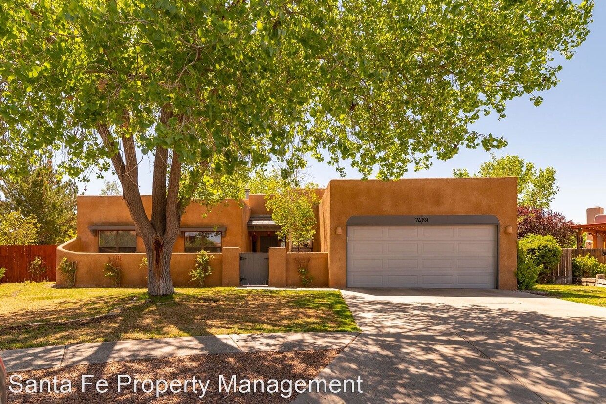 Foto principal - 3 br, 2 bath House - 7469 Saratoga Court