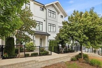 Building Photo - 17557-17100 100 Ave