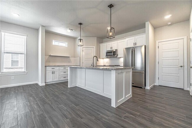 Foto del edificio - 1727 W Whitney Ln