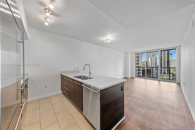 Foto del edificio - Southeast 6th Street, Miami, FL 33131 - 1 ...