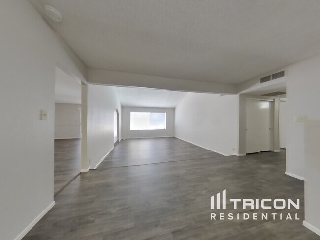Building Photo - 5333 W Cholla St