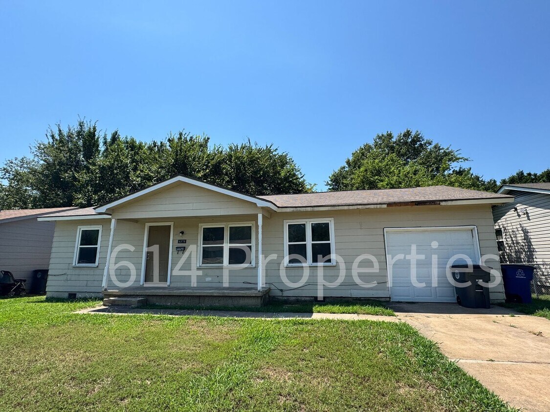 Foto principal - 3 Bedroom Home in Northgate Neighborhood