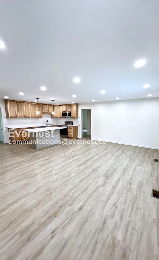 Foto del edificio - 11800 Dolly Pond Rd