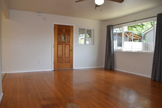 Foto del edificio - 5030 Grove St