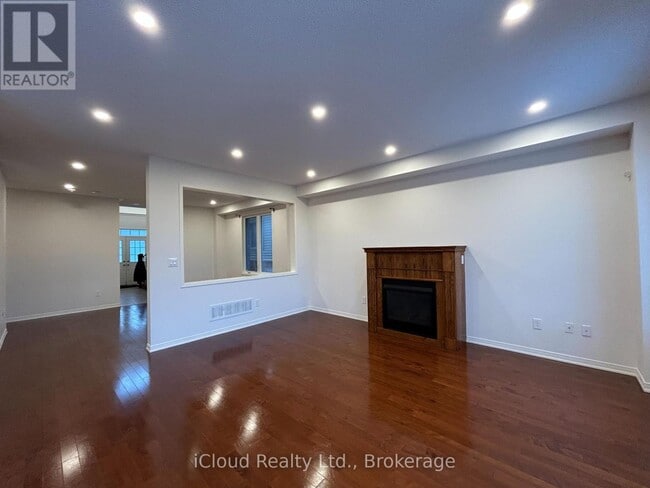 Building Photo - 2381 Secreto Dr