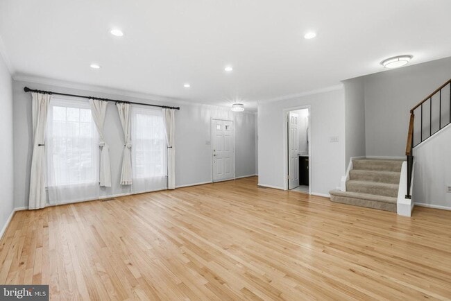 Building Photo - 10137 Village Knolls Ct