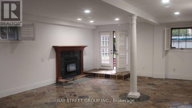 Building Photo - 231 Shaftsbury Ave