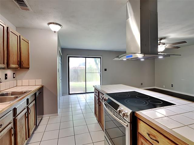 Building Photo - 912 Sunny Slope Dr