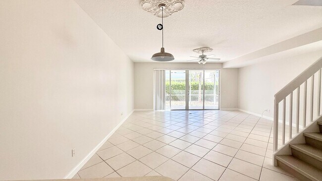 Building Photo - 2171 Tigris Dr