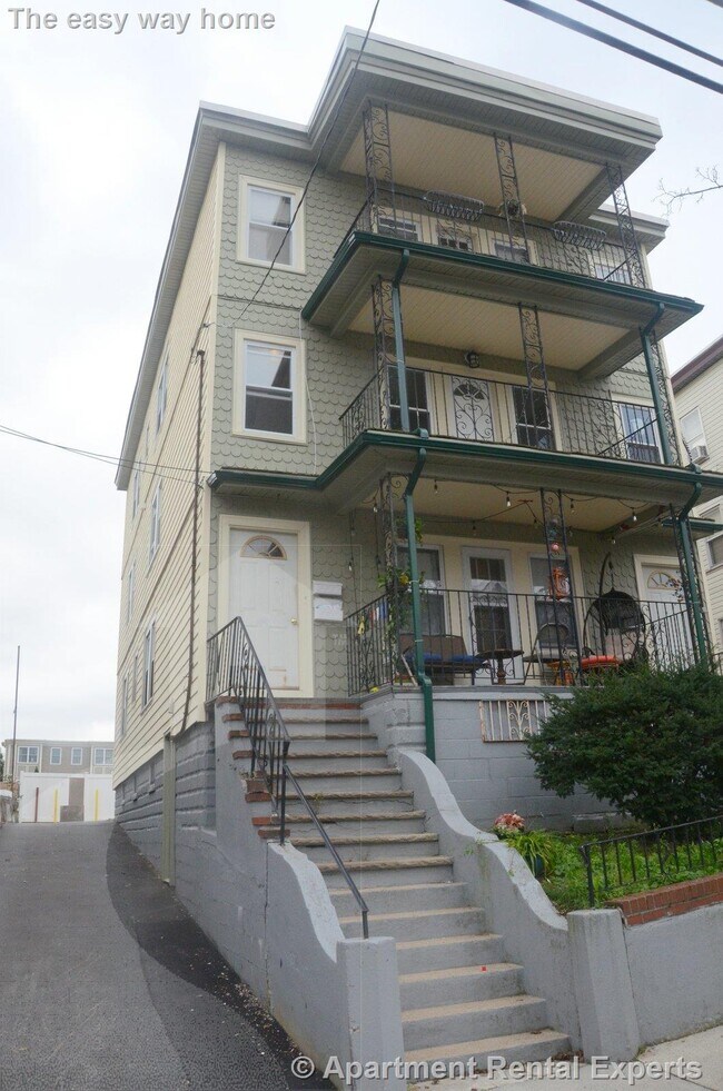 Foto del edificio - 37 Edgar Ave