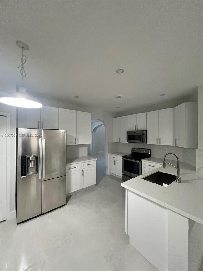 Building Photo - 16475 SW 84th Ln