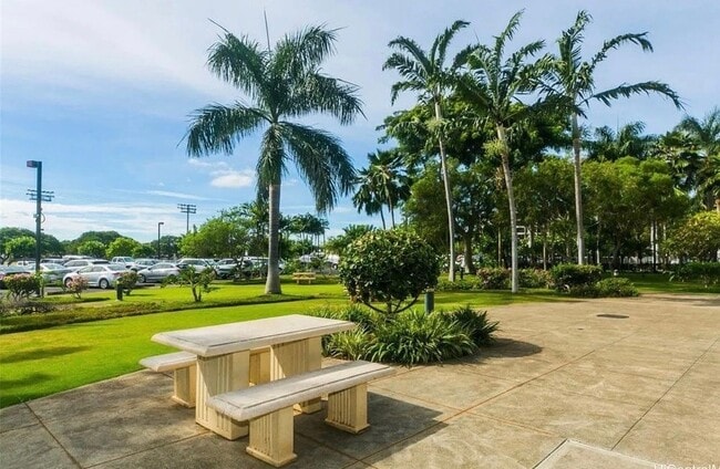 Foto del edificio - 94-302-302 Paiwa St
