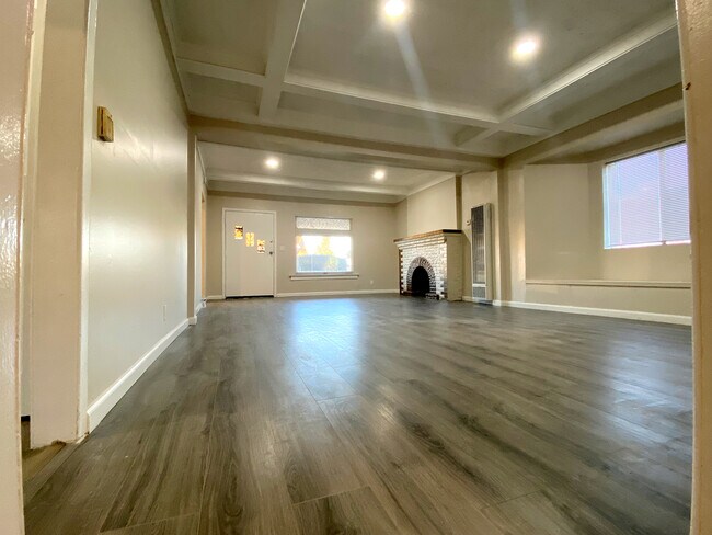 Main Room 2 - 4012 S Normandie Ave