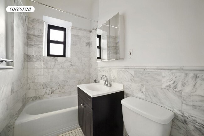Building Photo - 57 W 75th St