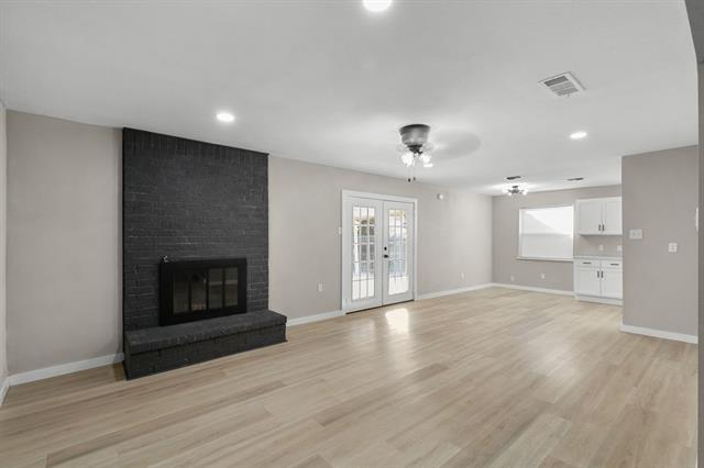 Foto del edificio - 1002 Wembley Rd