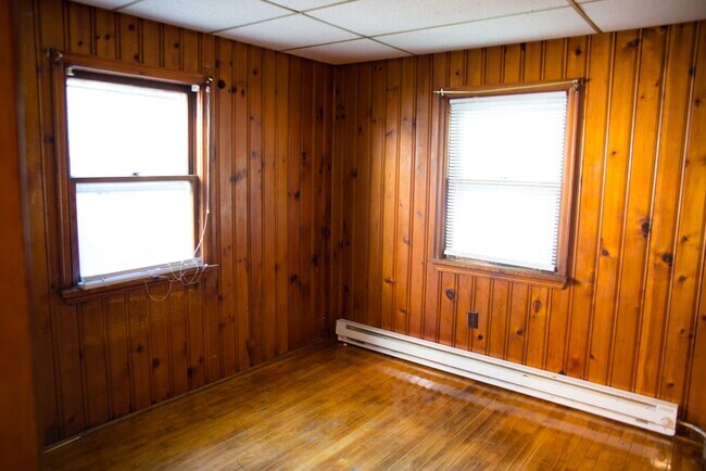 Building Photo - 1082-11