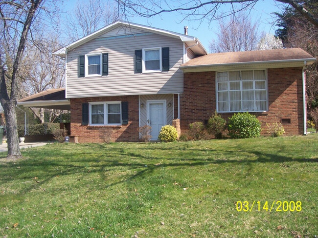 Building Photo - 4220 Pennydale Dr
