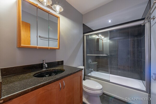 Foto del edificio - 741 S Claremont Ave