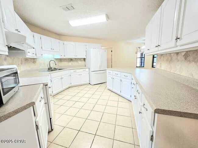 Building Photo - 5309 Robert Holmes Dr