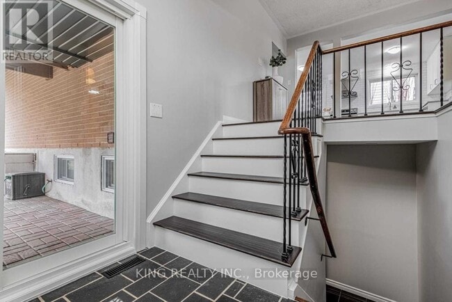 Photo du bâtiment - 13 Brookland Dr
