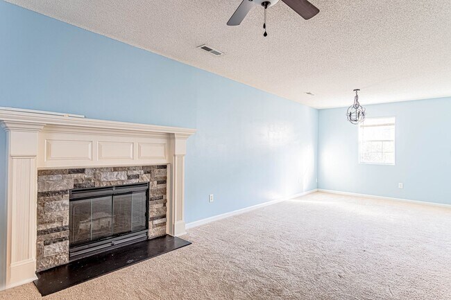 Building Photo - Townhome Within Riversde Schools and Buena...